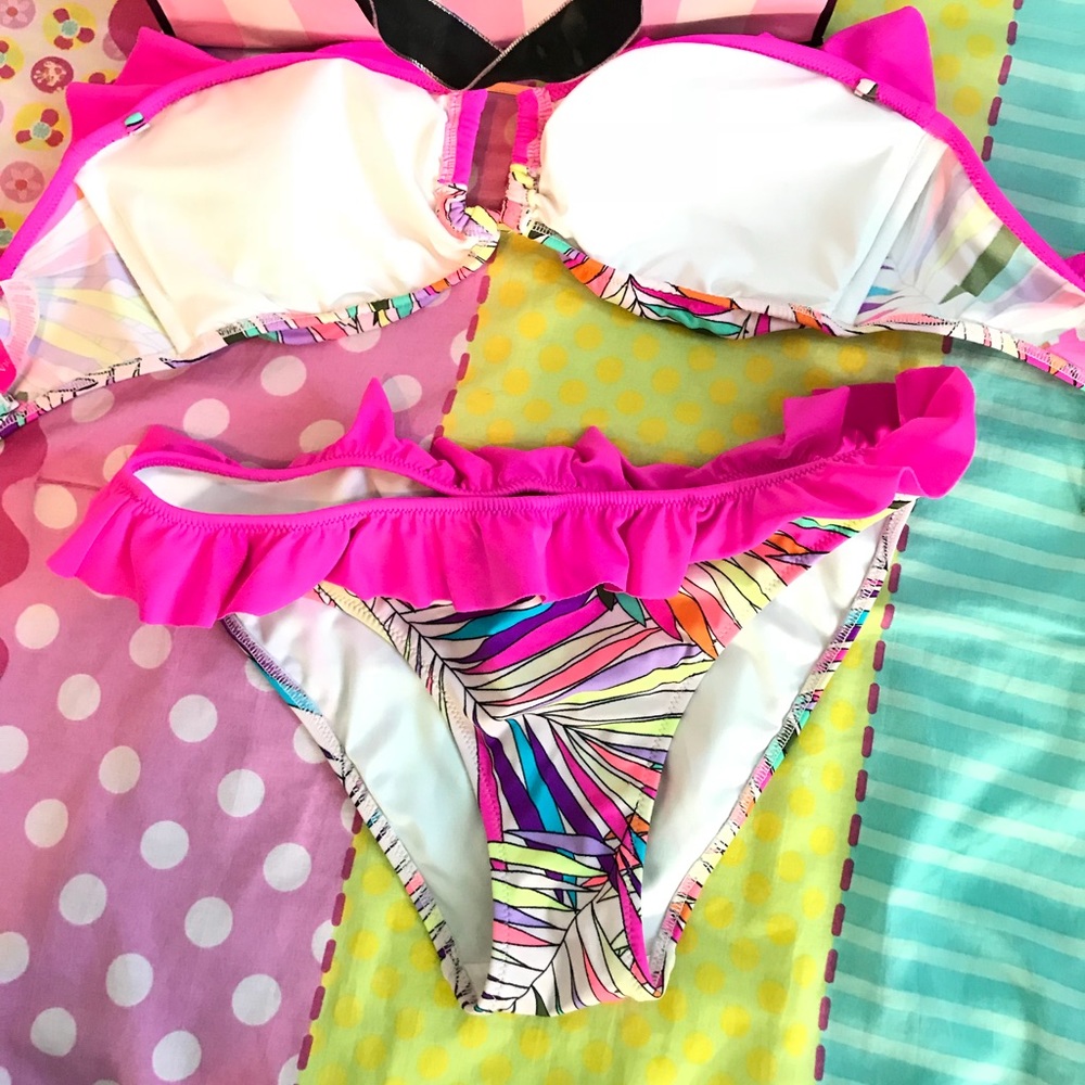 Bikini - Picture 4 of 5